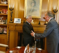 Su Majestad el Rey recibe el saludo del Ministro de Asuntos Exteriores de la República de Kazajstán, Erlan Idrissov
